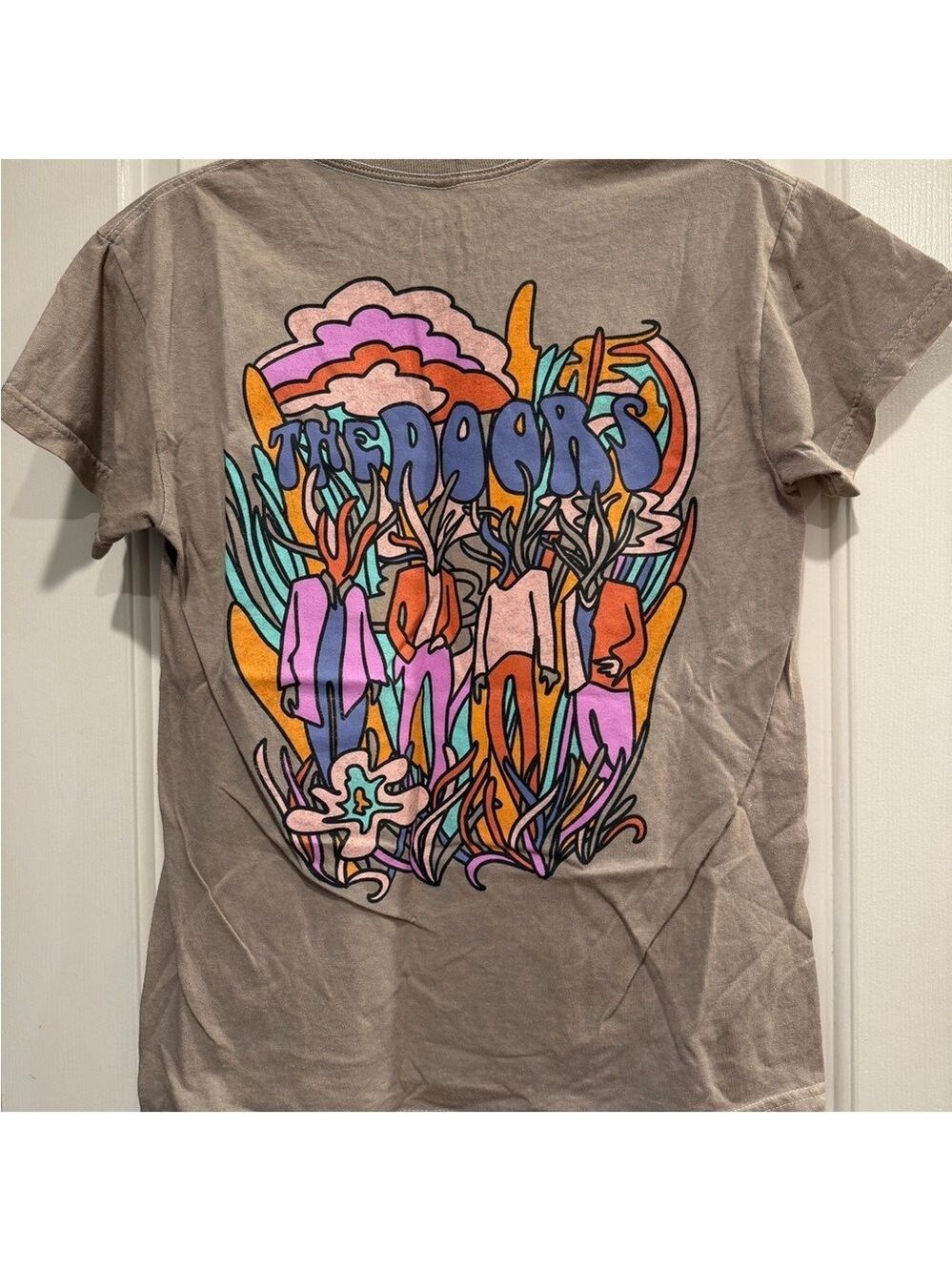 Graphic Tee with The Doors Mushroom Print PTP 17” - Picture 3 of 4